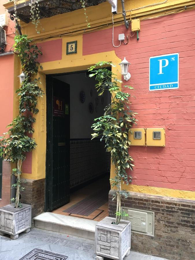 Pension Lisdos Seville Exterior photo