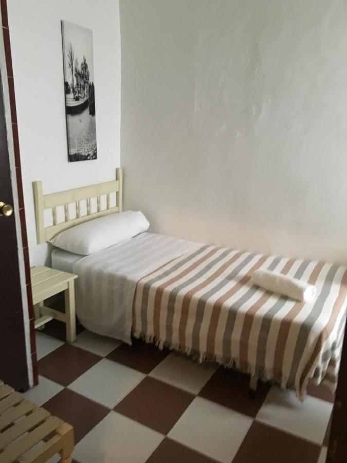Pension Lisdos Seville Exterior photo