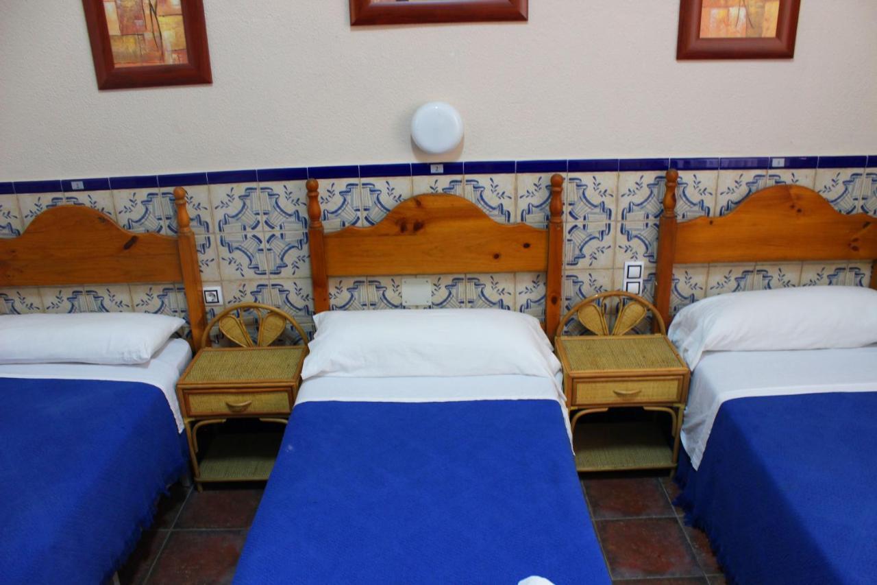Pension Lisdos Seville Exterior photo