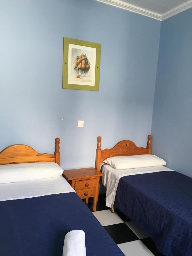 Pension Lisdos Seville Exterior photo