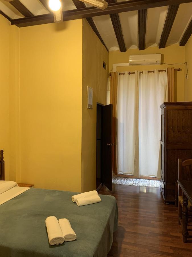 Pension Lisdos Seville Exterior photo