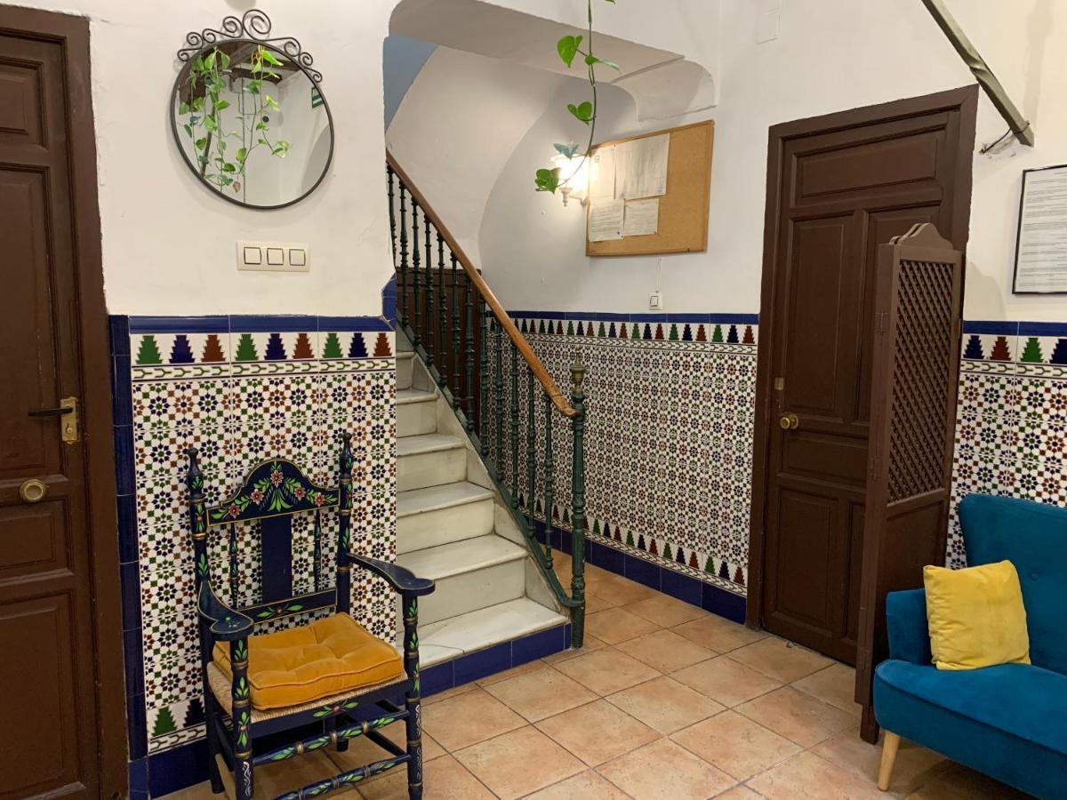 Pension Lisdos Seville Exterior photo