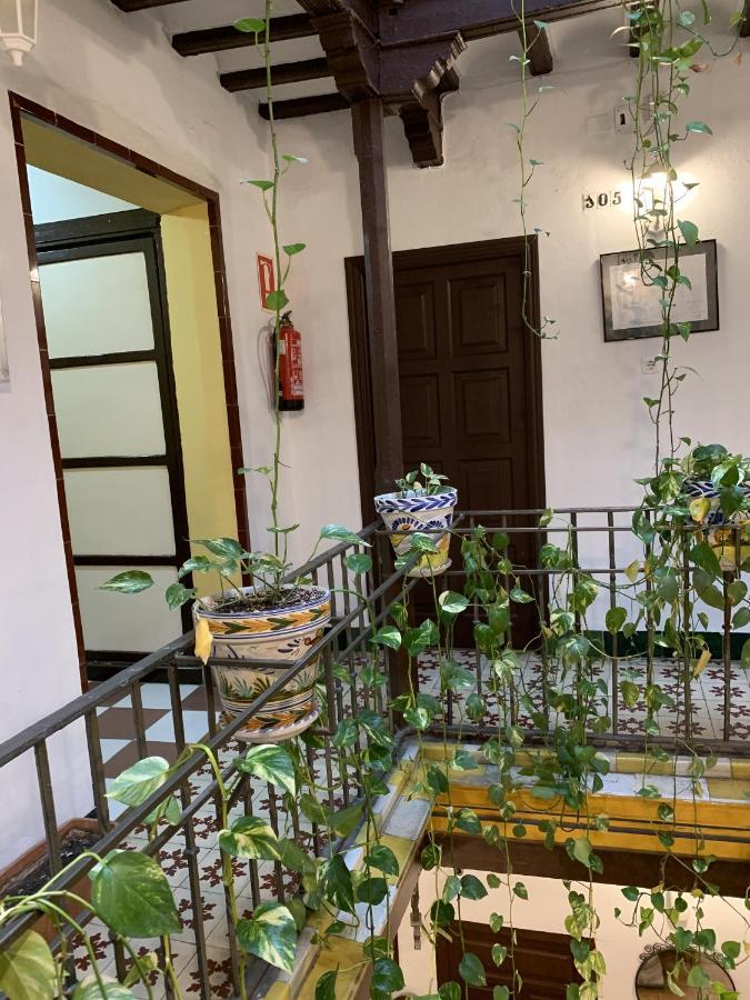 Pension Lisdos Seville Exterior photo