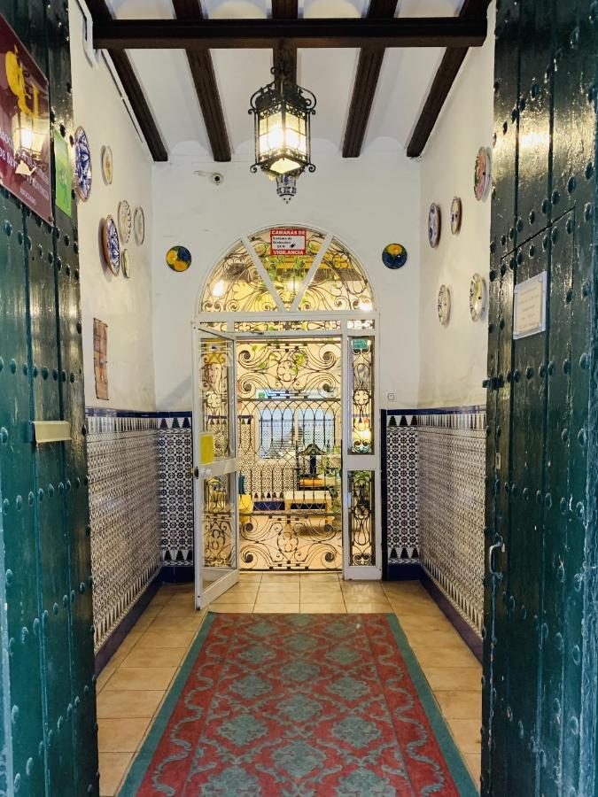 Pension Lisdos Seville Exterior photo