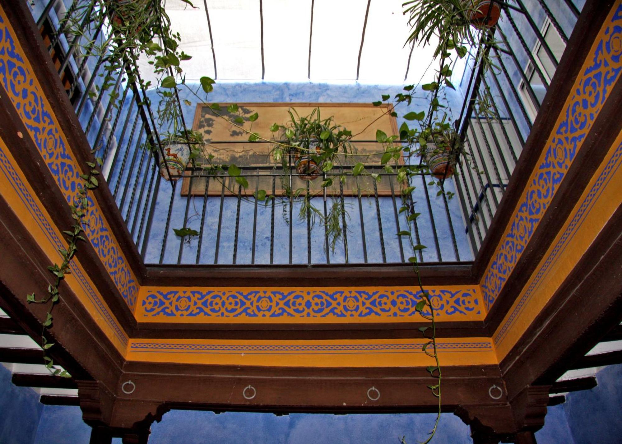 Pension Lisdos Seville Exterior photo